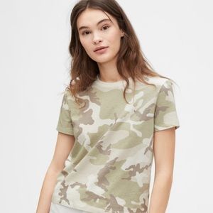 ✨3/$30 Women’s GAP cropped T-shirt